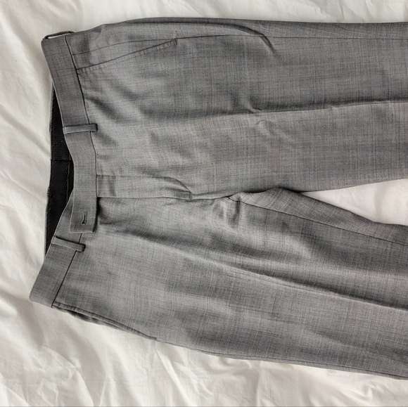 Kenneth Cole Awareness 2 pc Suit - Picture 3 of 6